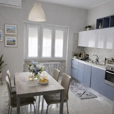 Elodie Deluxe -15 Min Colosseum Metro - Center -parking-balcony דירה